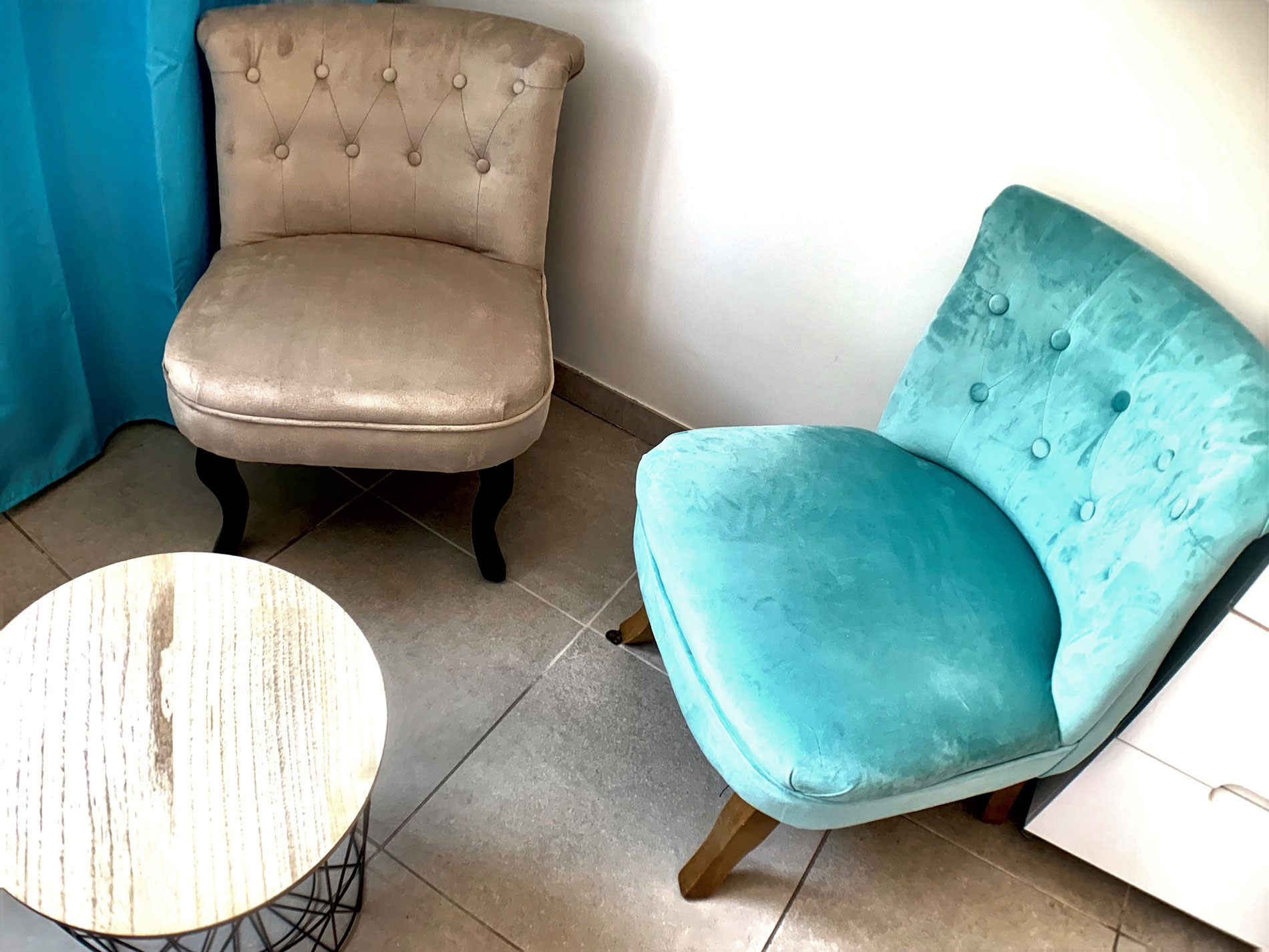 https://www.villaetoile-cannes.com/wp-content/uploads/2019/06/6-fauteuil.jpg