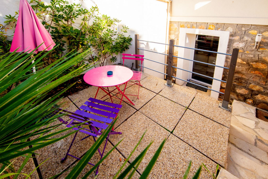 https://www.villaetoile-cannes.com/wp-content/uploads/2019/06/terrasse-1024x683.jpg